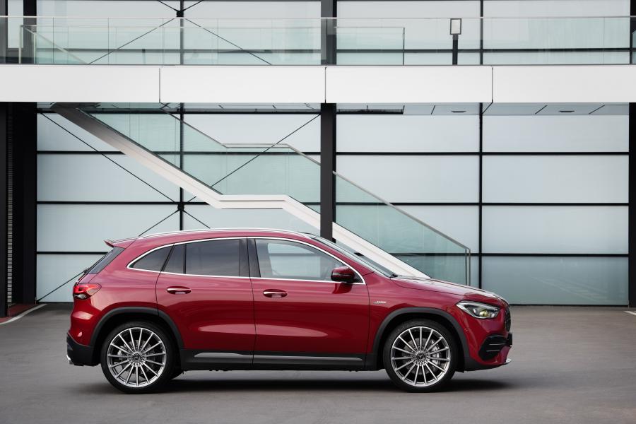  Mercedes-AMG GLA35 4Matic (H247) 2020 года  (WW) (фото 3 из 48)
